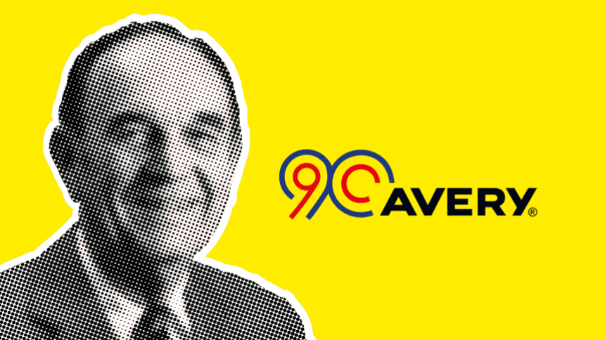 Stan Avery fotója sárga háttéren az Avery 90. évfordulójának logójával