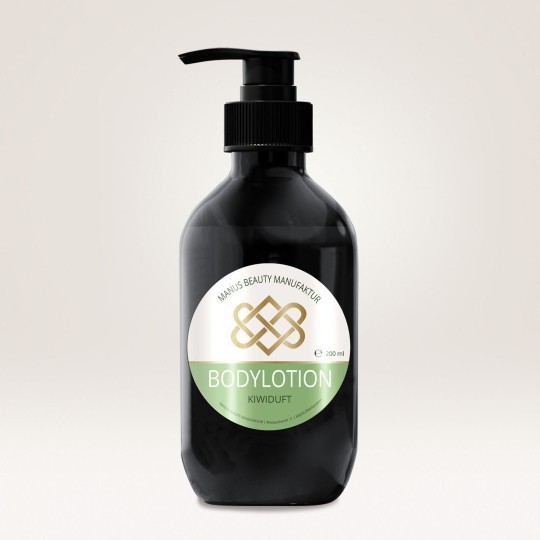Sötét pumpás flakon kivi illatú testápolóval. Címke logóval és "Bodylotion" felirattal.