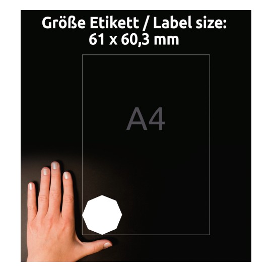 A kép egy kezet mutat az A4-es formátum méretmegjelölése mellett, amely 61 x 60,3 mm. A kéz sötét háttéren van elhelyezve, és egy fehér nyolcszögletű forma látható.