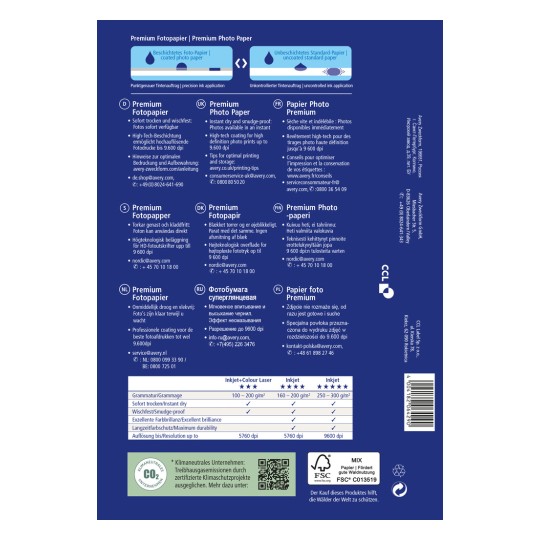 A kép prémium fényképpapír csomagolását ábrázolja, mely specifikációkat és tippeket tartalmaz az optimális nyomtatáshoz. Több nyelven tartalmaz információkat a papír minőségéről és jellemzőiről, például az azonnali száradásról és a nagy felbontású nyomtatási képességekről.