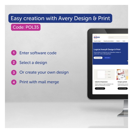 A képen egy számítógép képernyője látható, amely az Avery Design & Print használati utasításait jeleníti meg. A lépések közé tartozik egy szoftverkód beírása, egy design kiválasztása vagy létrehozása, és a nyomtatás levélösszekapcsolással.