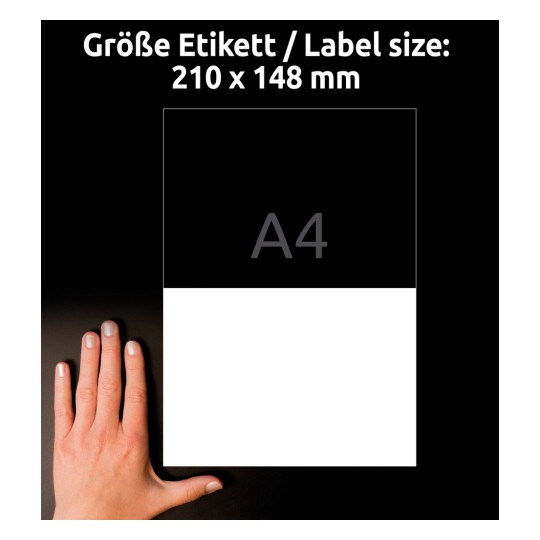 A képen egy kéz látható, amely egy papírdarabot tart, rajta egy méretjelöléssel: 210 x 148 mm, és a 'A4' megnevezéssel. A felső fele fekete, míg az alsó fehér.