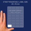A kép egy címkeívet ábrázol, mellette egy kéz látható. A címke mérete 29 x 18 mm, az összes ív mérete pedig 120 x 157 mm.