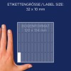 A kép egy kezet mutat egy címkeív mellett, amelynek méretei 32 x 10 mm, és a teljes ív mérete 120 x 134 mm.