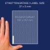 A kép egy kezet mutat egy címkékből álló lap mellett, a méreteket feltüntetve. A címke mérete 37 x 5 mm, a lap mérete pedig 120 x 157 mm.