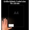 A kép egy kéz mellett egy címkeméretet mutat. A címke méretei 70 x 36 mm, és a háttérben egy A4-es papír található.
