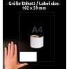 A kép egy kezet mutat, amelyhez egy 102 x 59 mm-es címke méret tartozik, egy tekercs üres címke mellett, amelynek mérete A4-ként van feltüntetve.