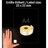 A kép egy kéz látható egy címkehenger mellett fekete háttérrel, a szöveg pedig a 25 x 25 mm-es címkeméretet jelzi.