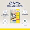 A kép az Avery Zweckform címkékre vonatkozó termékét mutatja be, kiemelve a vízállóságot, a lefejthetőséggel szembeni ellenállást és a környezetbarát tulajdonságokat. Szó esik egy tervezési eszköz használatáról a testreszabáshoz.
