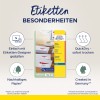 A kép az Avery címkék termékcsomagját mutatja be, kiemelve az olyan jellemzőket, mint az online címketervezővel történő egyszerű tervezés, a gyors száradási képesség, a fenntartható papír és a németországi gyártás.