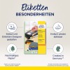 A kép az Avery Zweckform eltávolítható médiacímkéinek termékhirdetését mutatja be. Kiemeli az olyan funkciókat, mint a könnyű tervezés egy címketervezővel, az eltávolítható címkék, a fenntartható papír használata, és azt, hogy a terméket Németországban gyártják.