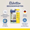 A képen Avery Zweckform címkék láthatók, amelyek 100%-ban újrahasznosított papírból készült Iroda és Otthon címkéiket mutatják be. Tartalmaz információkat a tervezési folyamatukról, a TÜV tanúsítványról és a német gyártásról.