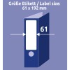 Ez a kép egy diagramot mutat be, amely egy 61 x 192 mm-es címke méreteit ábrázolja, amelyet egy dosszién vagy mappán való használatra szánnak. A méret egyértelműen meg van jelölve, a címke mappán való elhelyezkedésének vizuális ábrázolásával együtt.