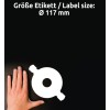 A képen egy kéz látható egy kör alakú címke mellett, amelynek átmérője 117 mm, sötét háttér előtt. A szöveg a címke méretét németül és angolul jelzi.