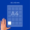 Kéz egy A4-es lap melletti mockupban 45×45 mm-es rácsozattal és egy fehér négyzettel?
