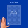 Kéz egy A4-es rácslap mellett, amelyen „15 × 15 mm” felirat szerepel, sok apró négyzettel?