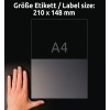 A kép egy 210 x 148 mm méretű címkét mutat, mellette egy kéz helyezi el méretarányosításként. A címke A4-es jelöléssel van ellátva.