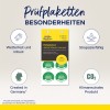 A képen „Prüfplaketten” feliratú ellenőrzési címkék szerepelnek, amelyek időjárásálló és tartós tulajdonságaikkal kapcsolatos részleteket tartalmaznak, jelezve, hogy vinilből készültek, Németországban gyártottak, és klímasemleges termékek. A címkéket a következő ellenőrzési időszakra (2026-2031) tervezték.