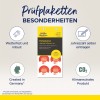 A kép az Avery Zweckform ellenőrző címkéit mutatja be, kiemelve azok időjárásálló és robusztus kialakítását. Kiemeli a funkciókat, mint például az egyedi dátumbejegyzés, a klímasemleges termék státusza, és hogy Németországban készült, valamint grafikus ikonokkal jeleníti meg ezeket a tulajdonságokat.