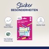 A képen egy csomag Avery toll címke látható, amely kiemeli azok jellemzőit, mint például a könnyű ráírás, az erős tapadás, és a környezetbarát csomagolás.